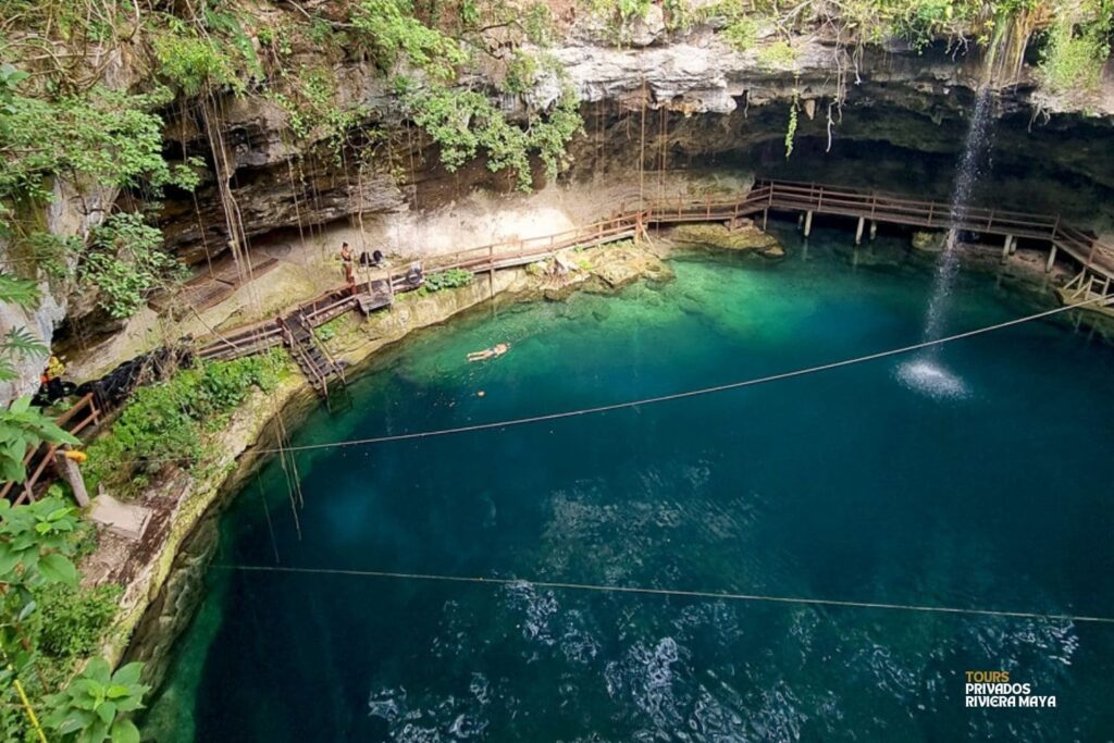cenote-y-comida-cenote-ek-balam