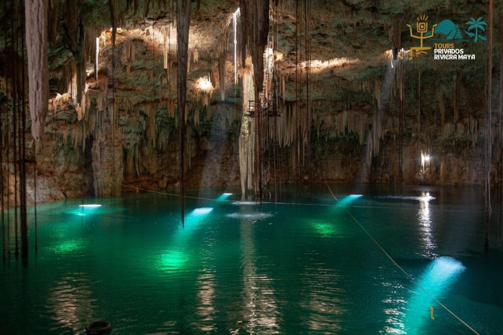 cenote-y-comida-cenote-en-cueva-riviera-maya
