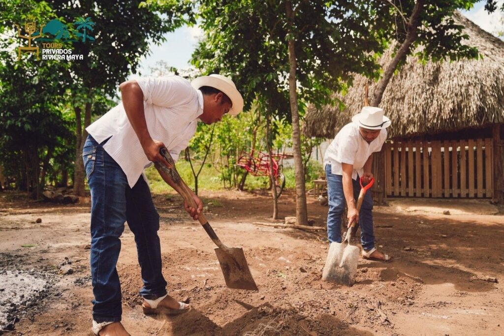 enterrando-cochinita-pibil-riviera.maya