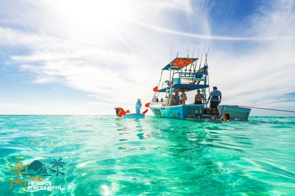tour-en-embarcacion-privada-a-cozumel-barcos