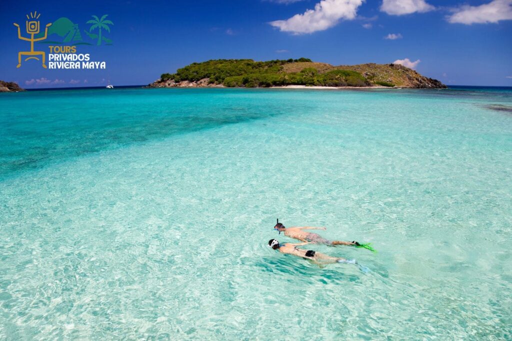 tour-en-embarcacion-privada-a-cozumel-snorkel-en-agua-cristalina